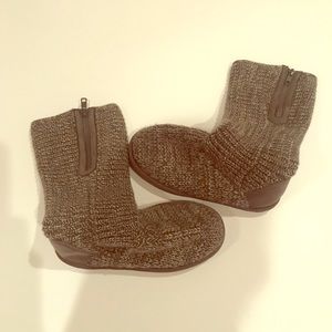 Sonoma girls youth sweater boots
